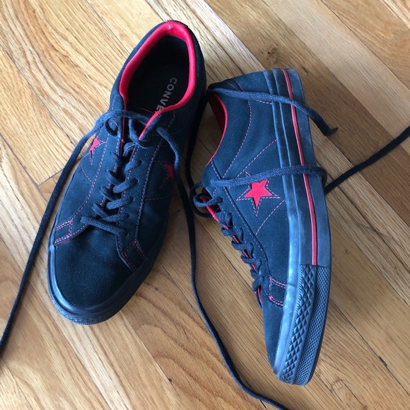 Converse sneakers black red star red stitching